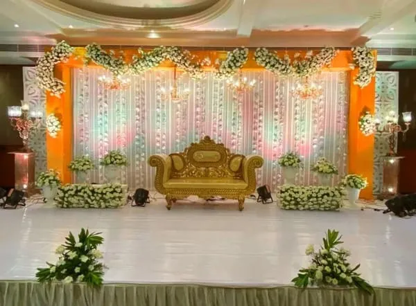 balloon decoration Wedding Stage Decor Oranges Theme